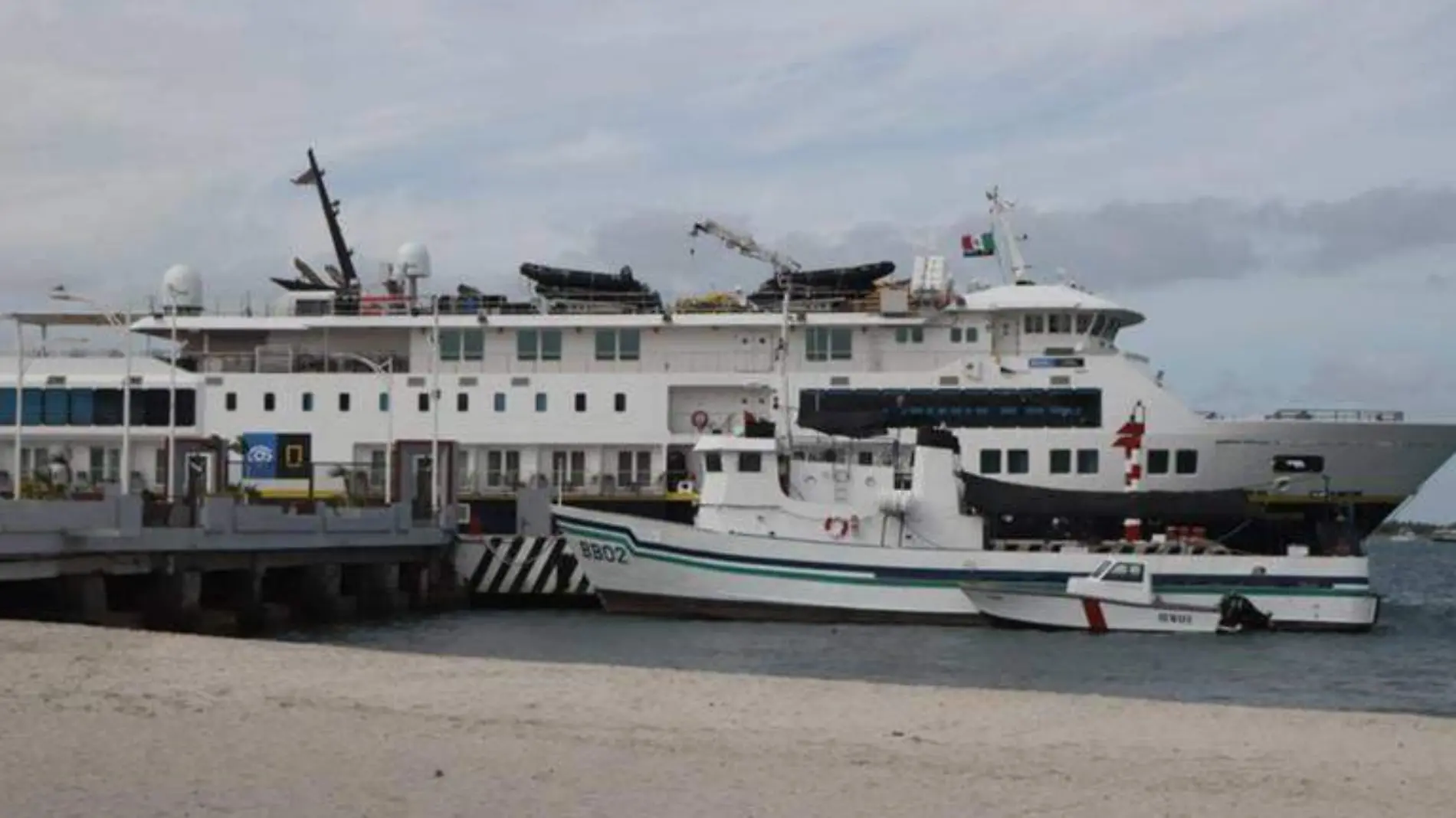 De visita por BCS barco de National Geographic